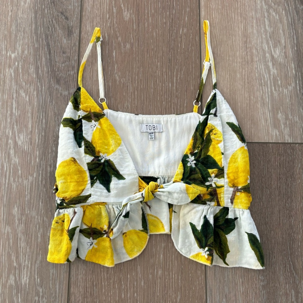 Tobi Lemon Tie Front Crop Top
